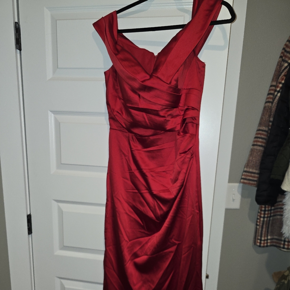 Elegant Red Evening Dress